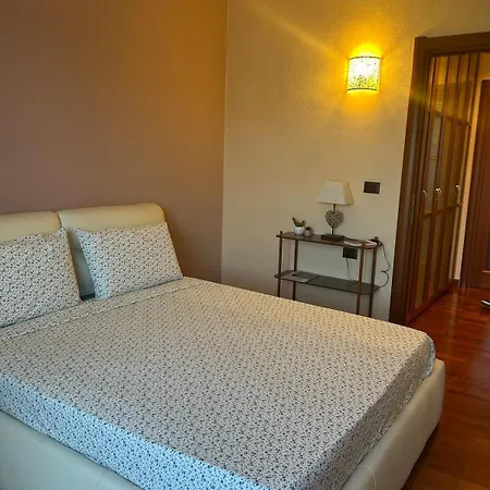 La Tana In Via Boifava In * Milánó