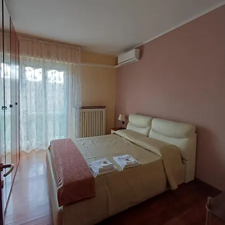 La Tana In Via Boifava In Apartman *