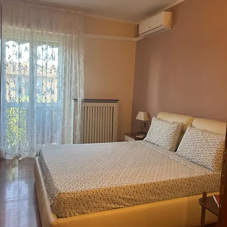 La Tana In Via Boifava In Apartman